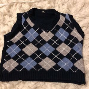 Plaid cropped sweater vest!!